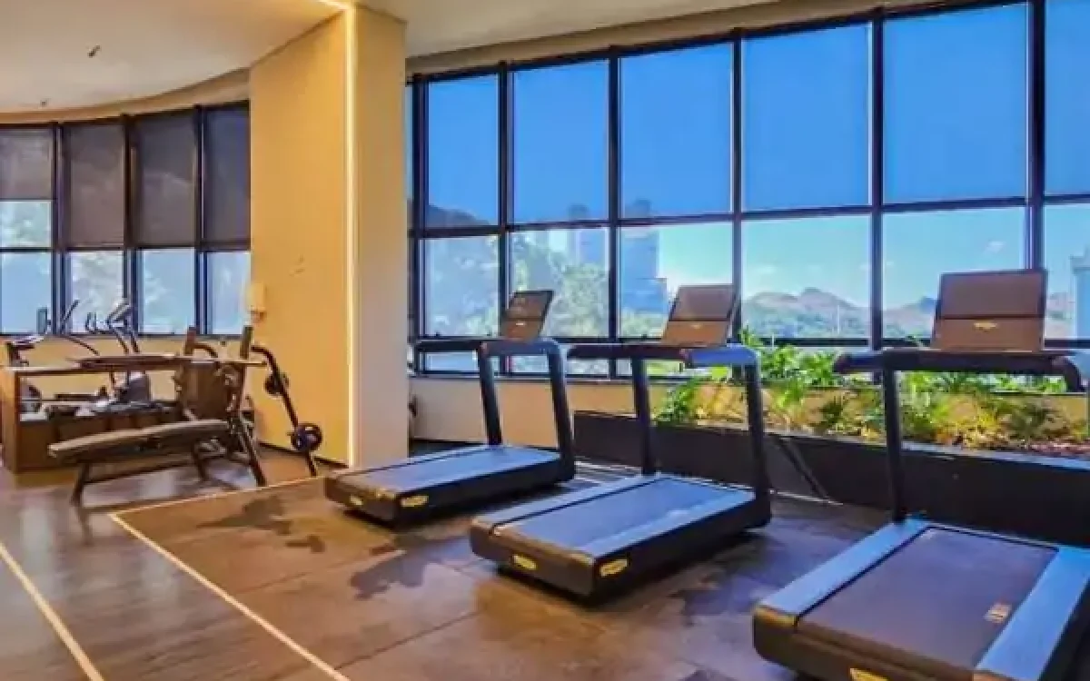 Academia Apartamento Duplex 4 suítes para alugar no Edifício Miró Vale do Sereno