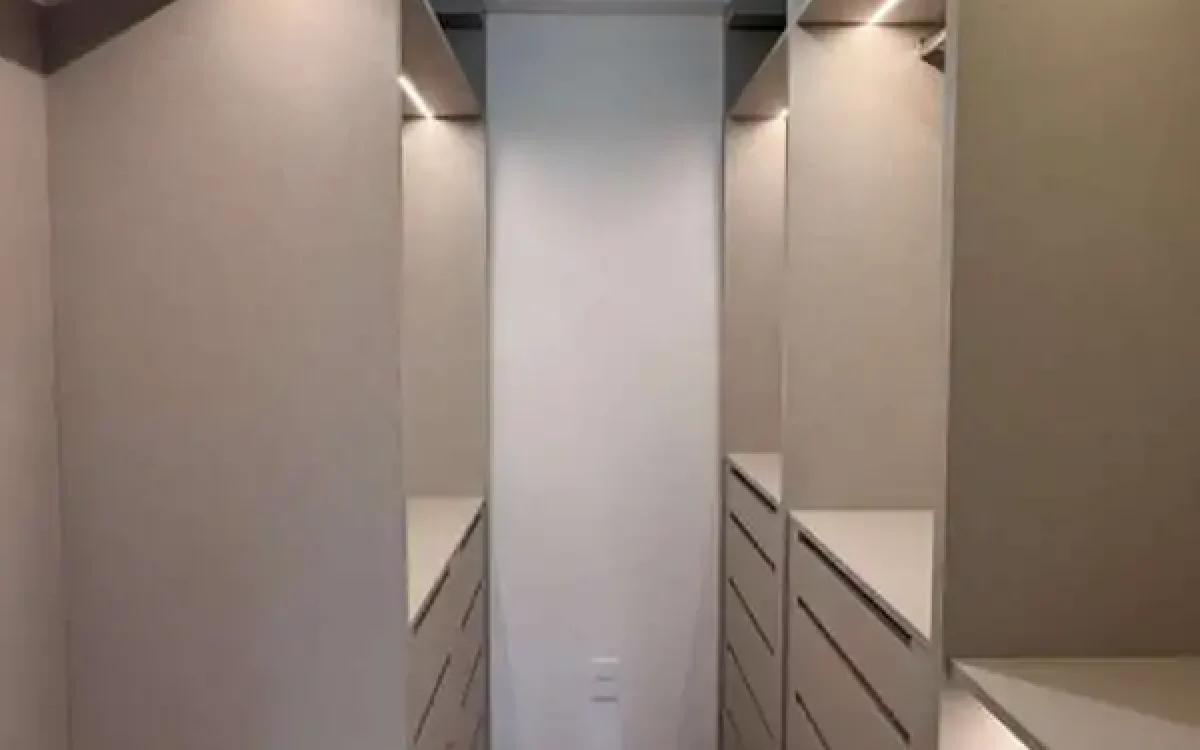 Closet Apartamento à venda no Duo Vila da Serra