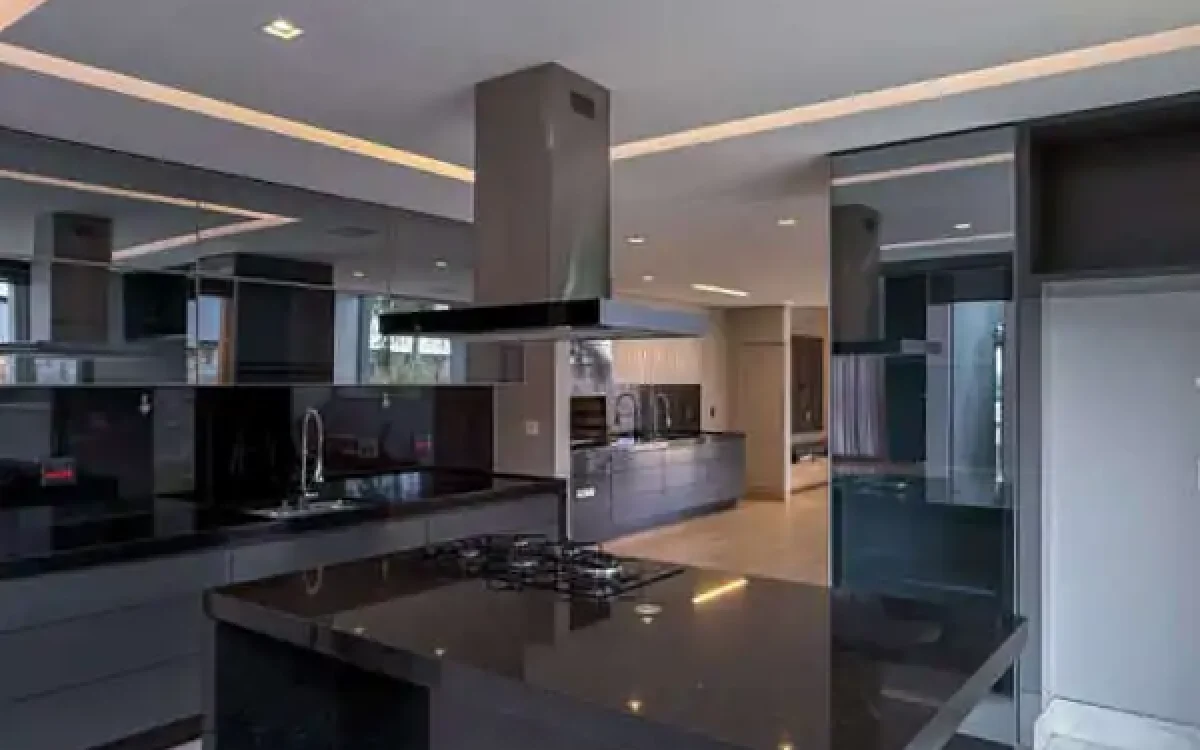 Cozinha ampla Casa à venda no condomínio Quintas do Sol, Nova Lima