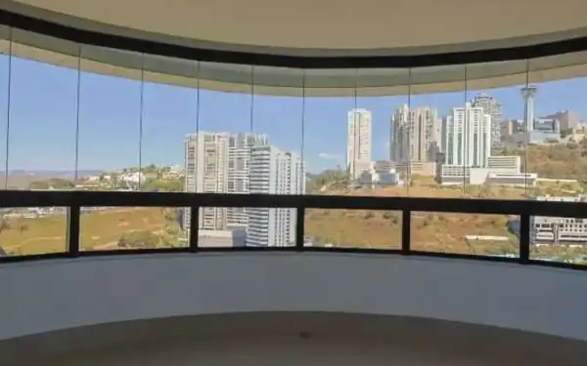 Varanda Apartamento Duplex 4 suítes para alugar no Edifício Miró Vale do Sereno